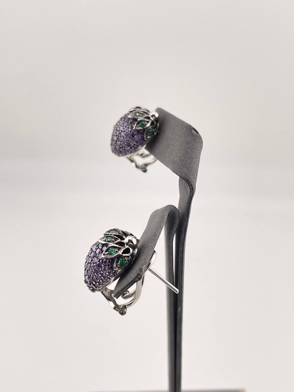 photo_5447386195403936272_y